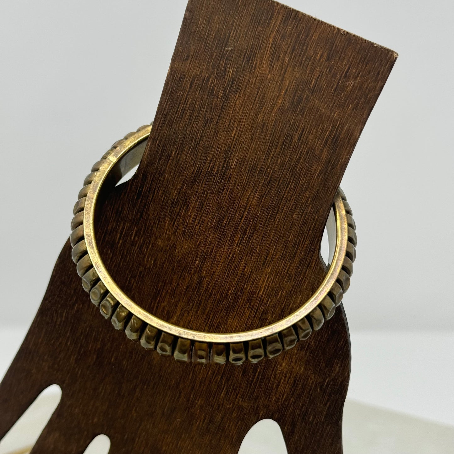 Bracelet Boho Southwest Brass Tone Metal Bangle 9 in Costume Jewelry