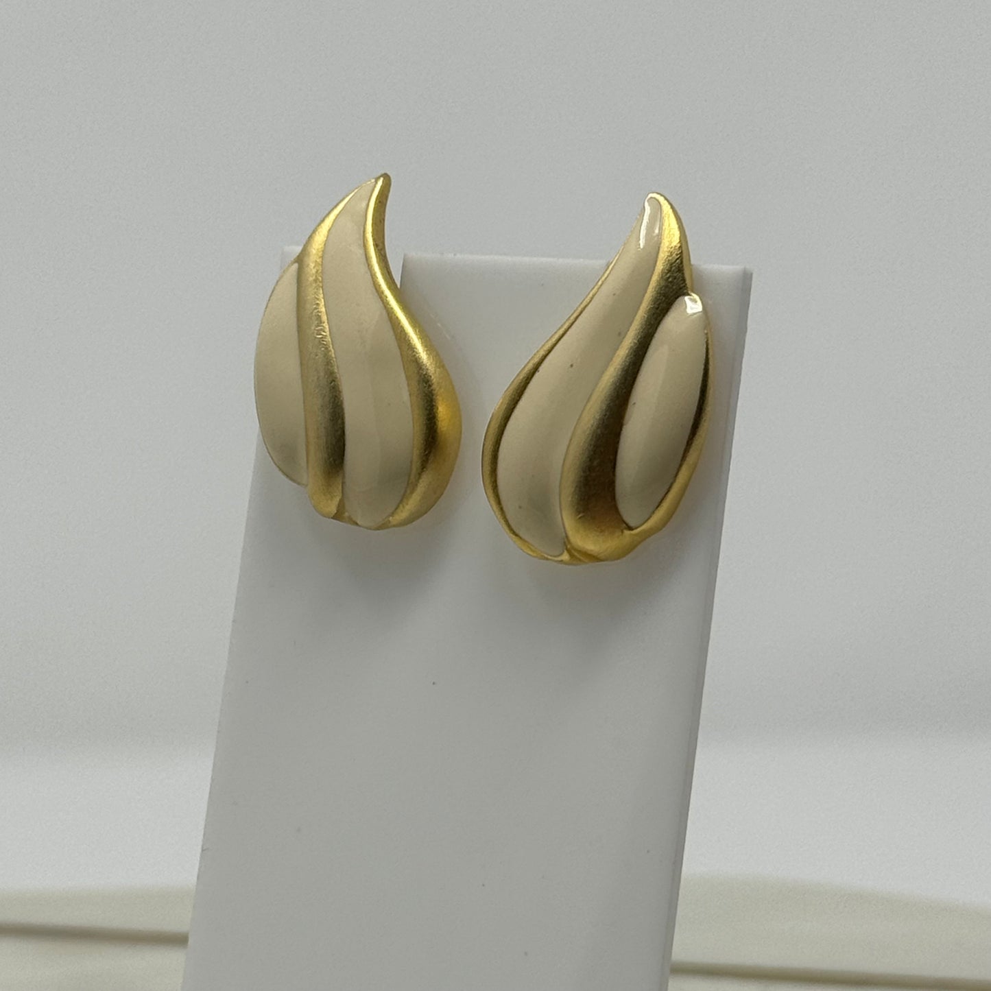 Vintage Gold & Cream Enamel Teardrop Earrings