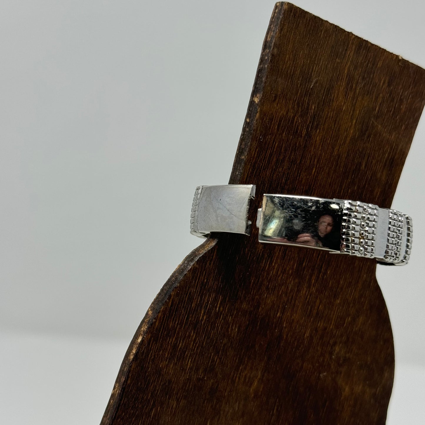 Vintage Silver Tone Bracelet with Intricate Detailing - Trendy Elegant Fashion Jewelry