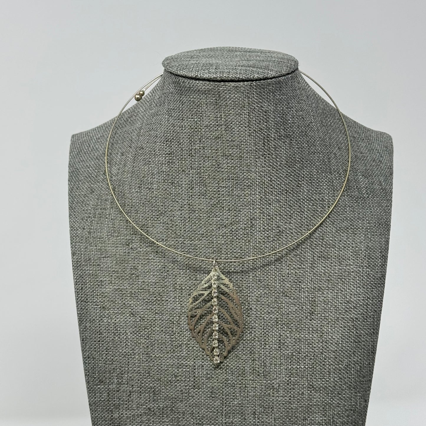 Necklace Collar Statement Silver Tone Leaf Pendant Cable Chain 16”