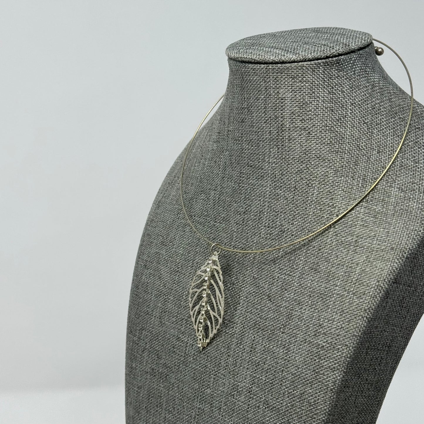 Necklace Collar Statement Silver Tone Leaf Pendant Cable Chain 16”
