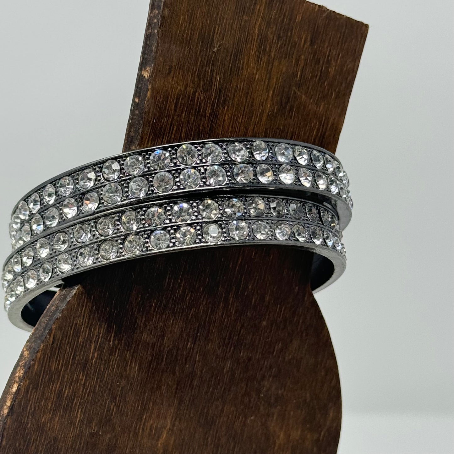 Bracelet Classic Silver Tone Rhinestone Inlay Metal Bangle Set 7.75 in Costume Jewelry