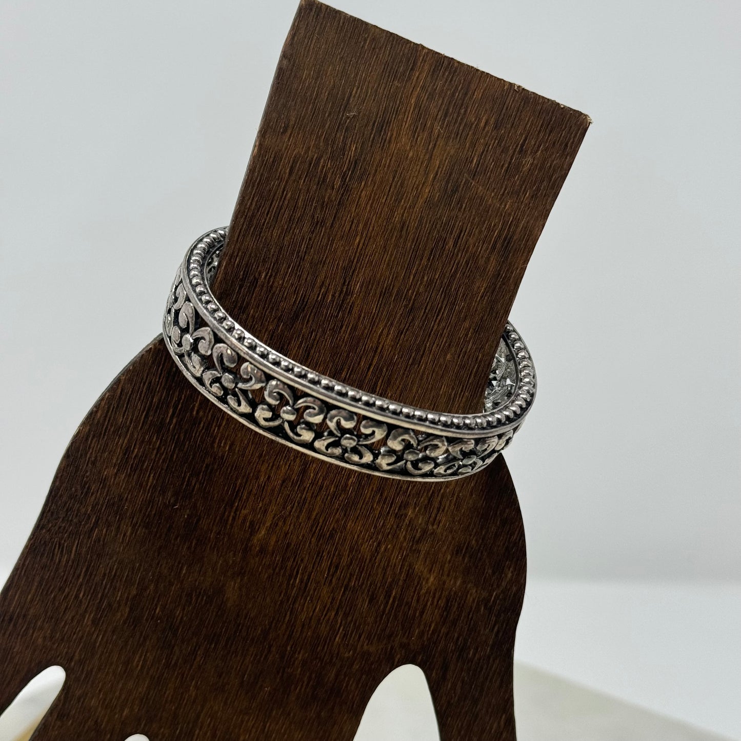 Bracelet Boho Southwest Intricate Floral Metal Bangle 7.75 in Costume Jewelry