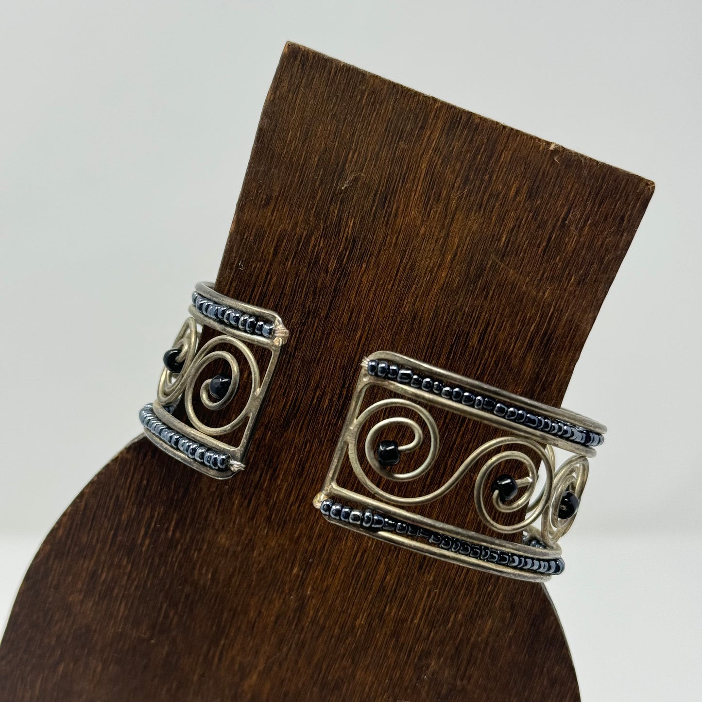 Vintage Silver & Black Beaded Bracelet with Swirl Design - Trendy Boho Fashion Jewelry