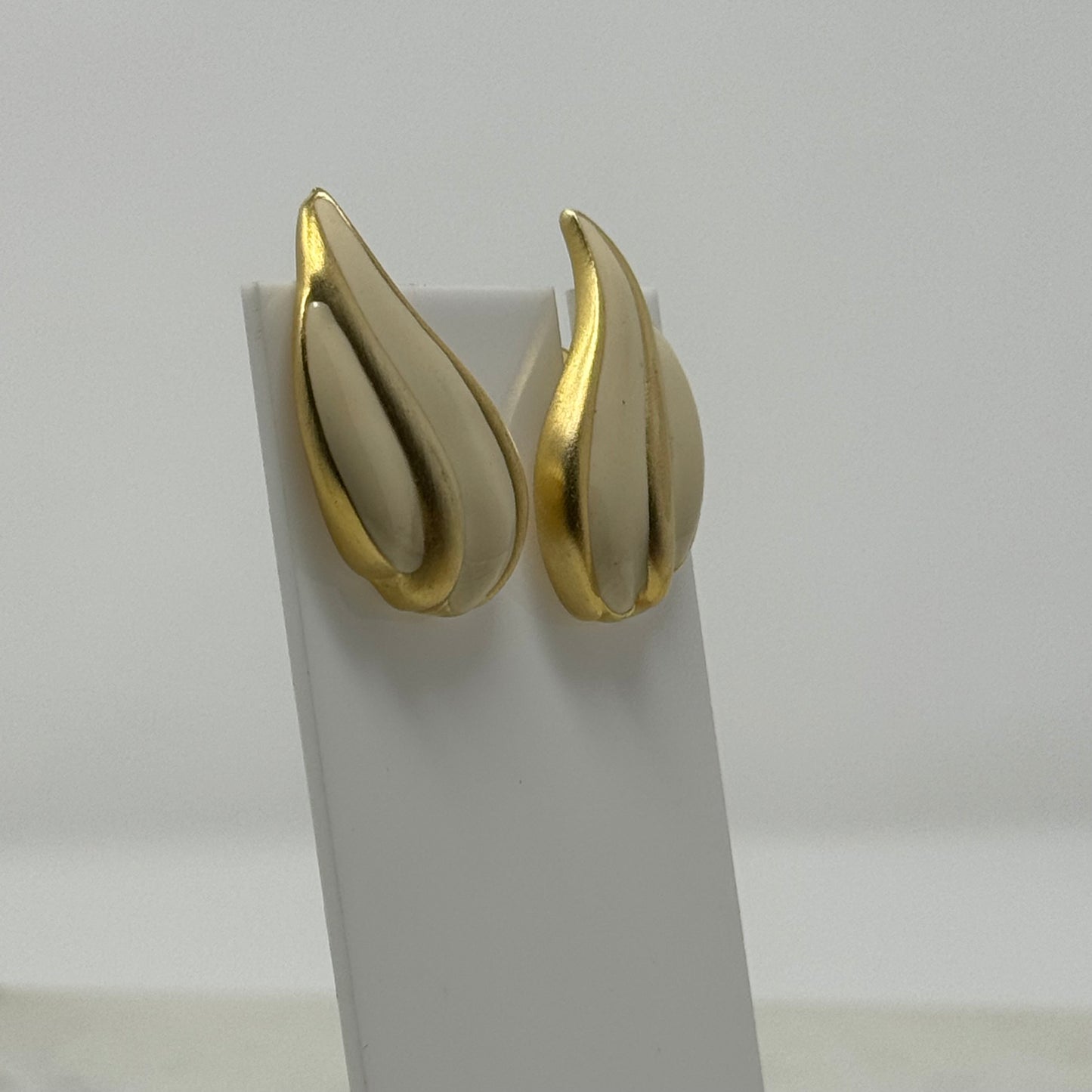 Vintage Gold & Cream Enamel Teardrop Earrings