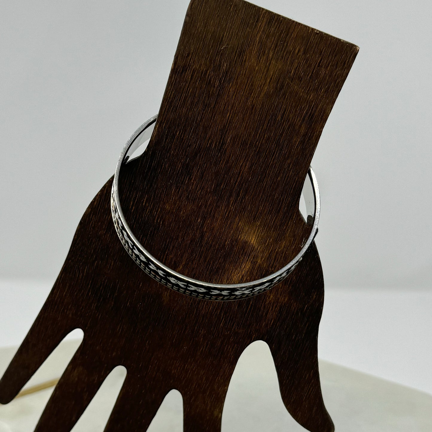 Bracelet Boho Southwest Woven Inlay Metal Bangle 9 in Costume Jewelry