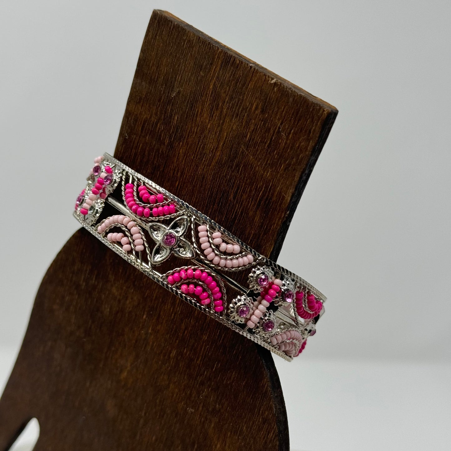 Elegant Pink Beaded Bracelet with Floral Design - Trendy Handmade Boho Fashion Jewelry