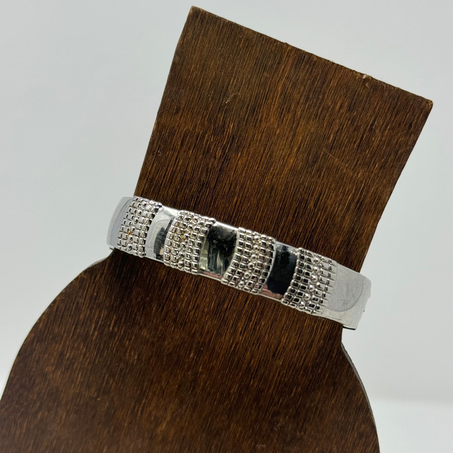 Vintage Silver Tone Bracelet with Intricate Detailing - Trendy Elegant Fashion Jewelry
