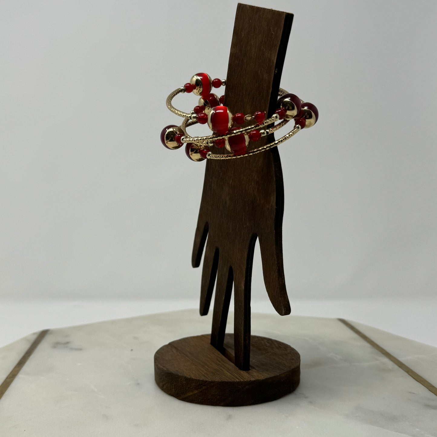 Expanding Gold wiring & Read Bead Bangle Bracelet