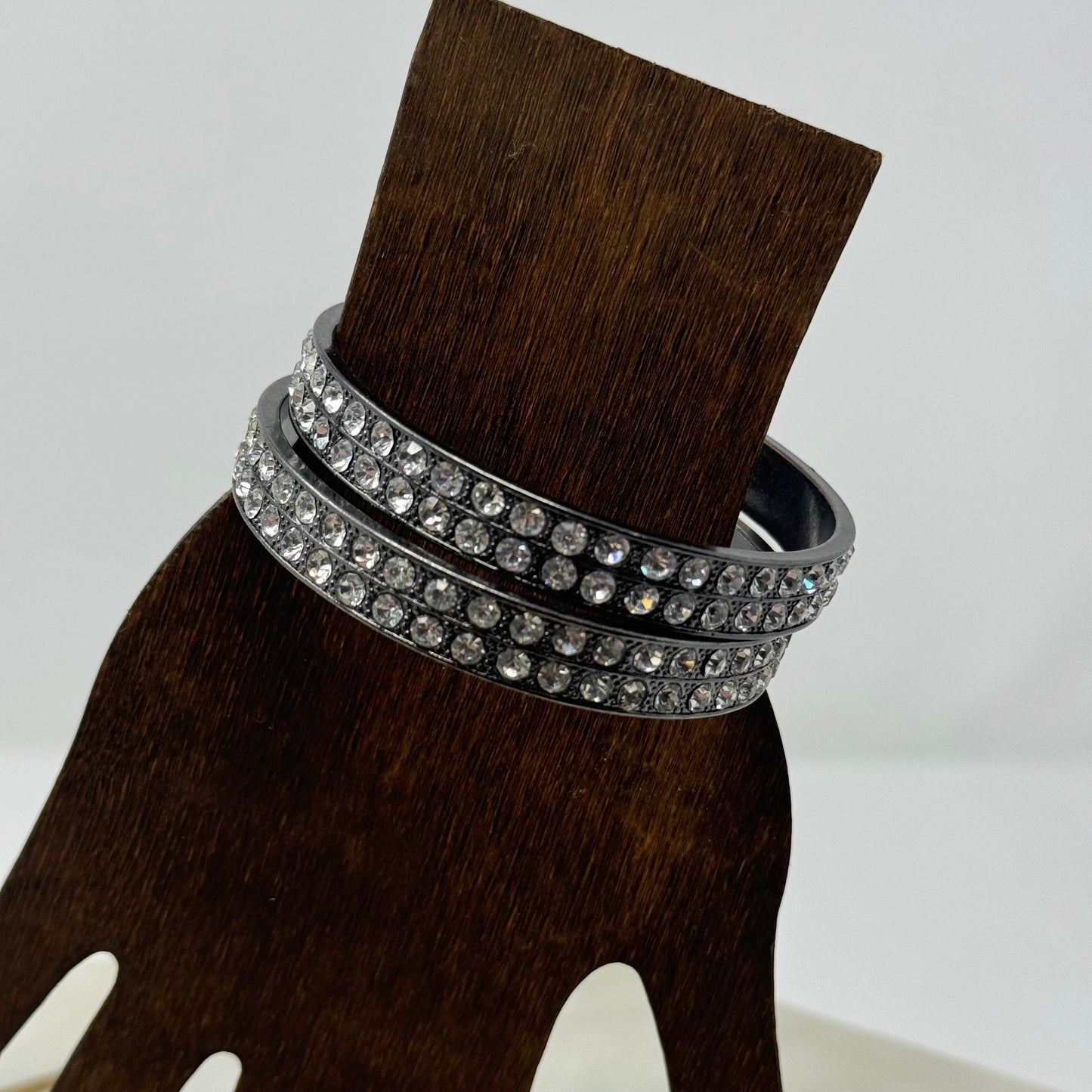 Bracelet Classic Silver Tone Rhinestone Inlay Metal Bangle Set 7.75 in Costume Jewelry