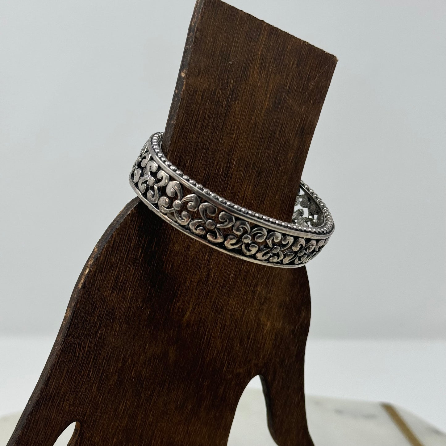 Bracelet Boho Southwest Intricate Floral Metal Bangle 7.75 in Costume Jewelry
