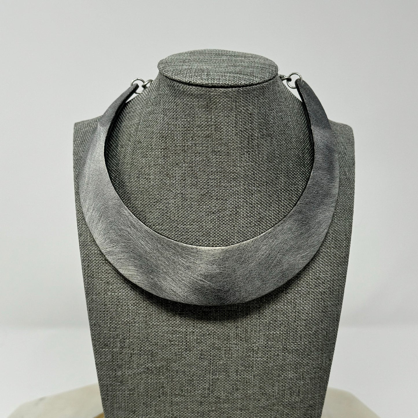 Womens Necklace Boho Collar Statement Suede Round 15” Costume Jewelry