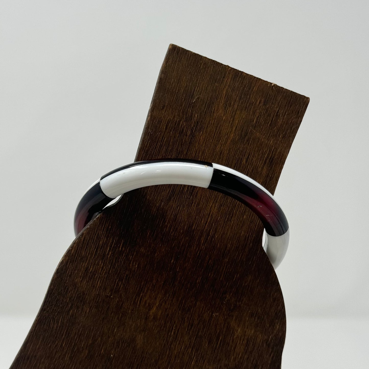 Trendy Color Block Resin Bangle Bracelet - Minimalist Red White Unique Fashion Jewelry