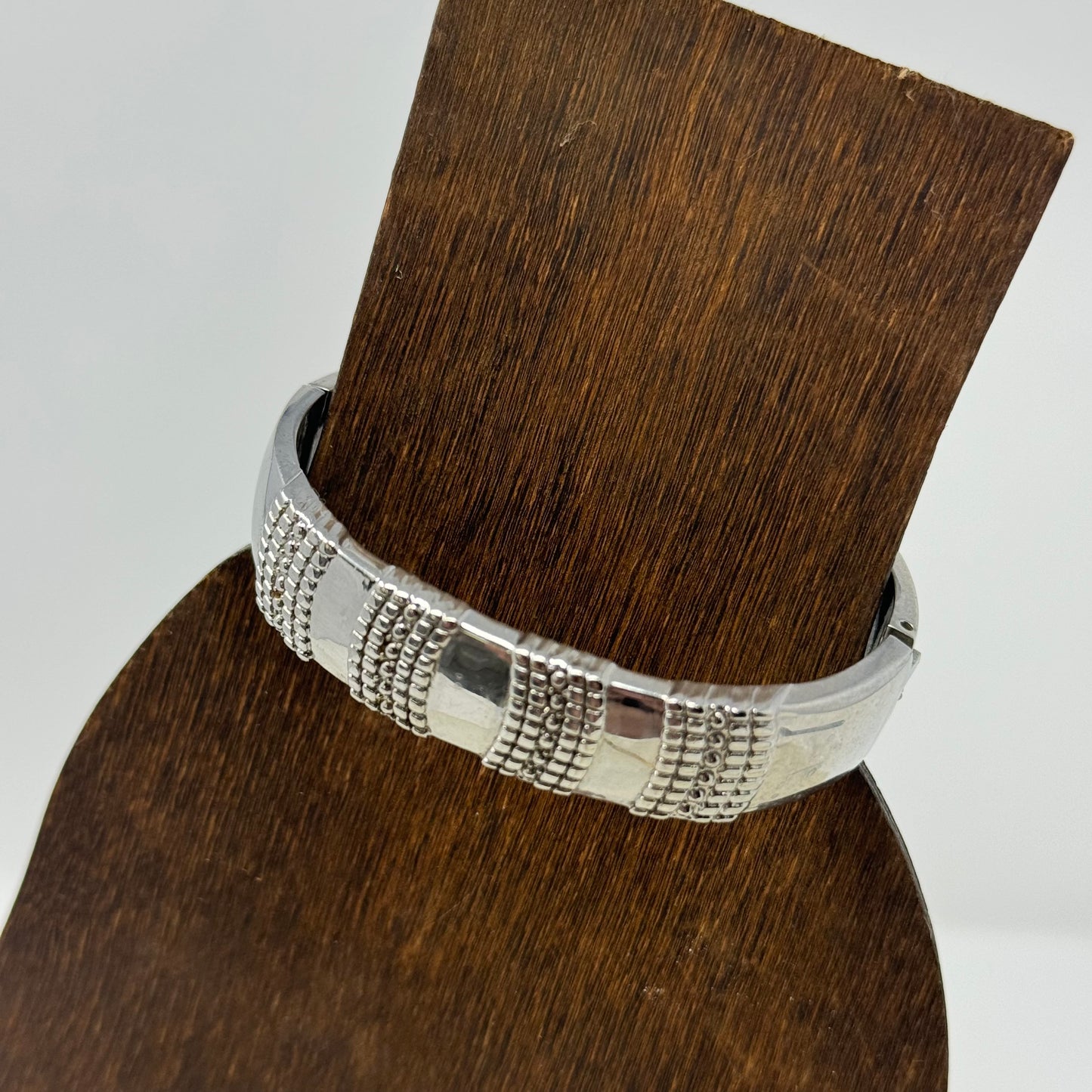 Vintage Silver Tone Bracelet with Intricate Detailing - Trendy Elegant Fashion Jewelry
