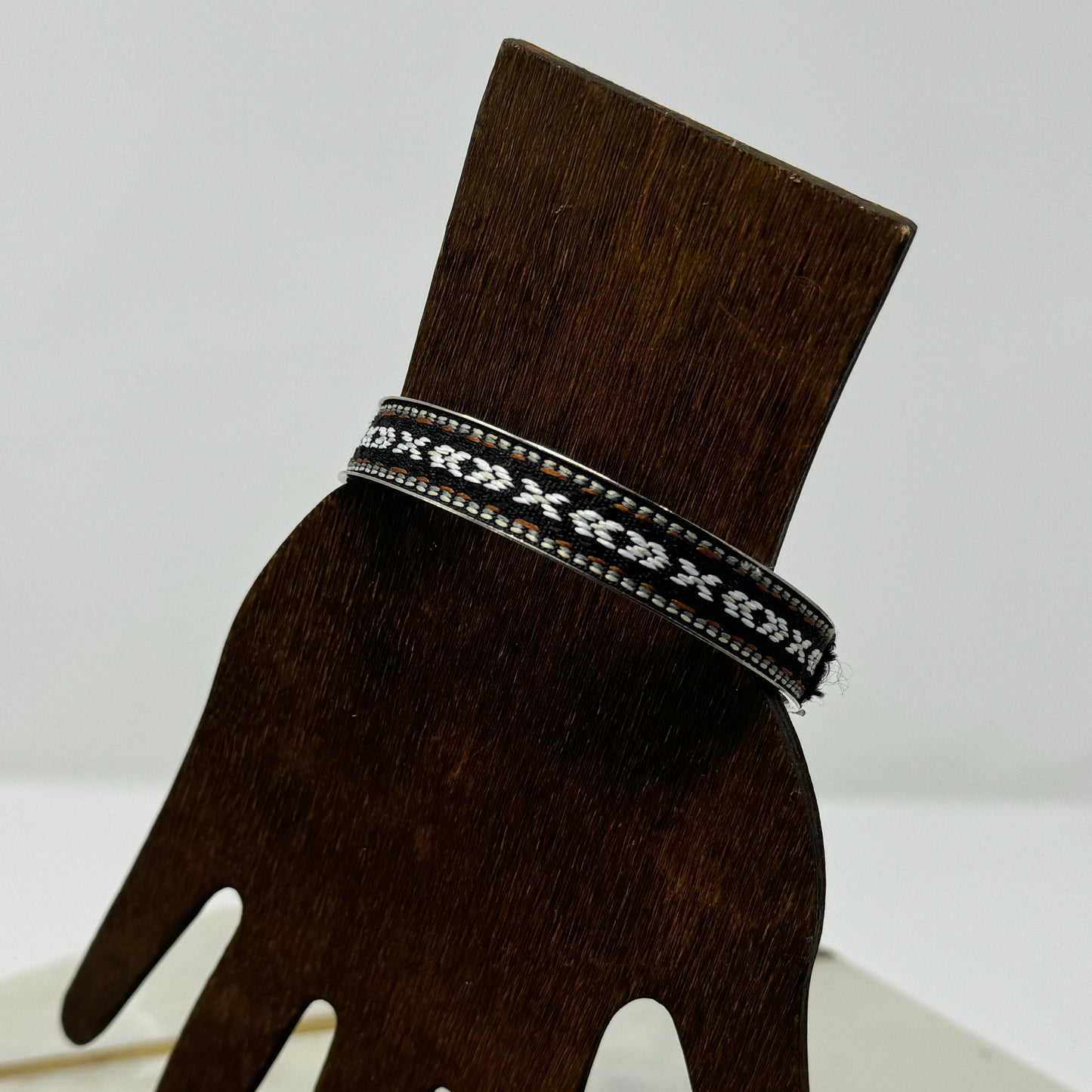Bracelet Boho Southwest Woven Inlay Metal Bangle 9 in Costume Jewelry