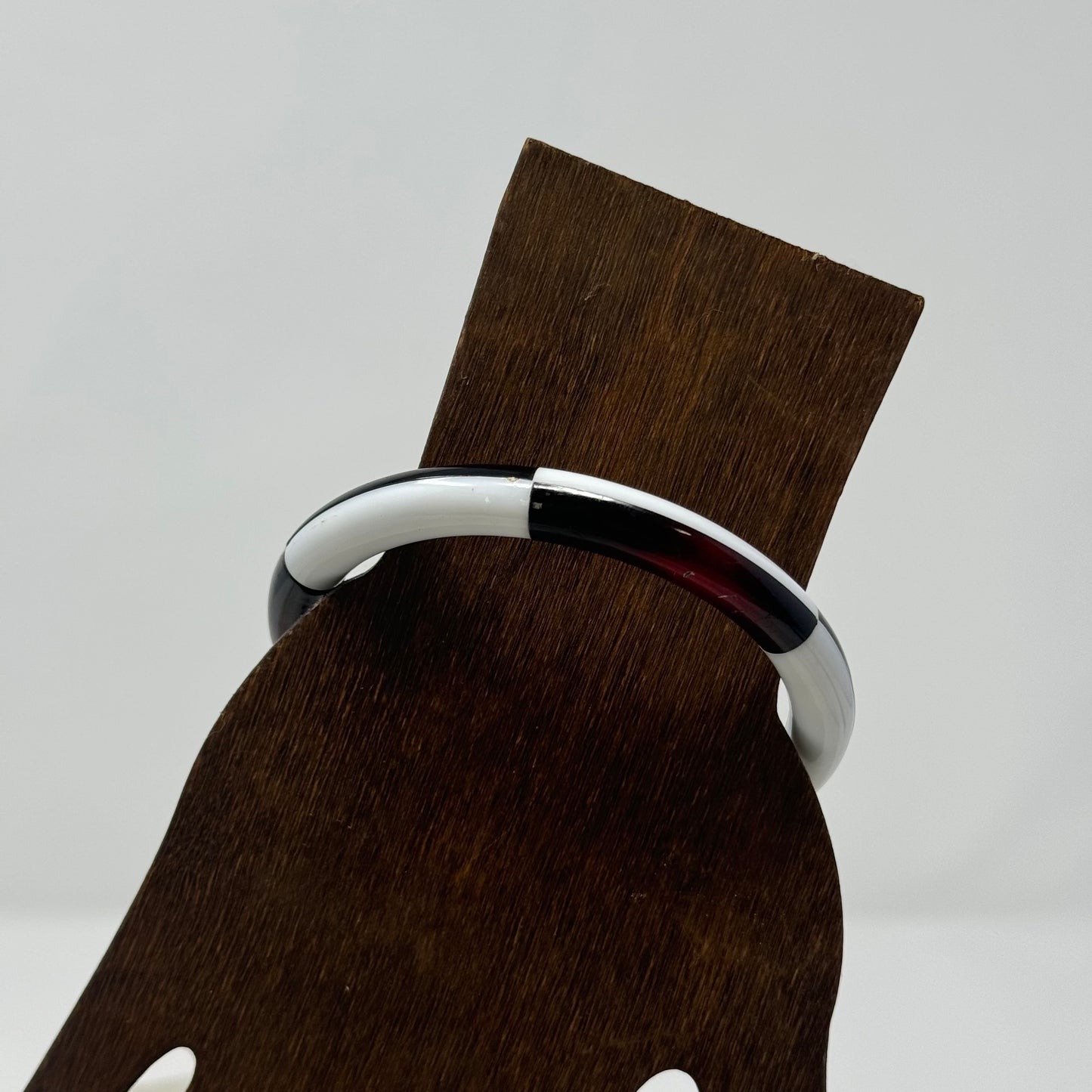 Trendy Color Block Resin Bangle Bracelet - Minimalist Red White Unique Fashion Jewelry