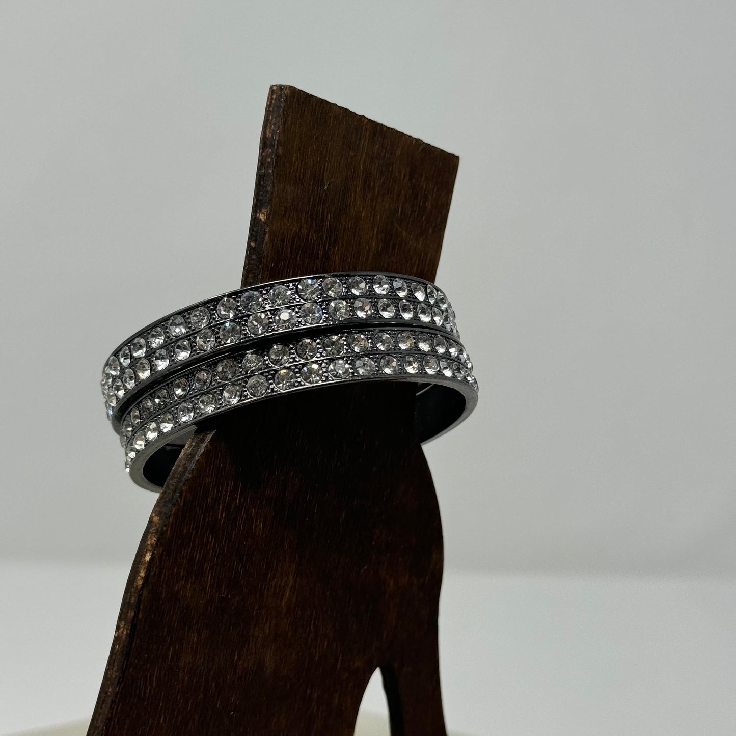 Bracelet Classic Silver Tone Rhinestone Inlay Metal Bangle Set 7.75 in Costume Jewelry
