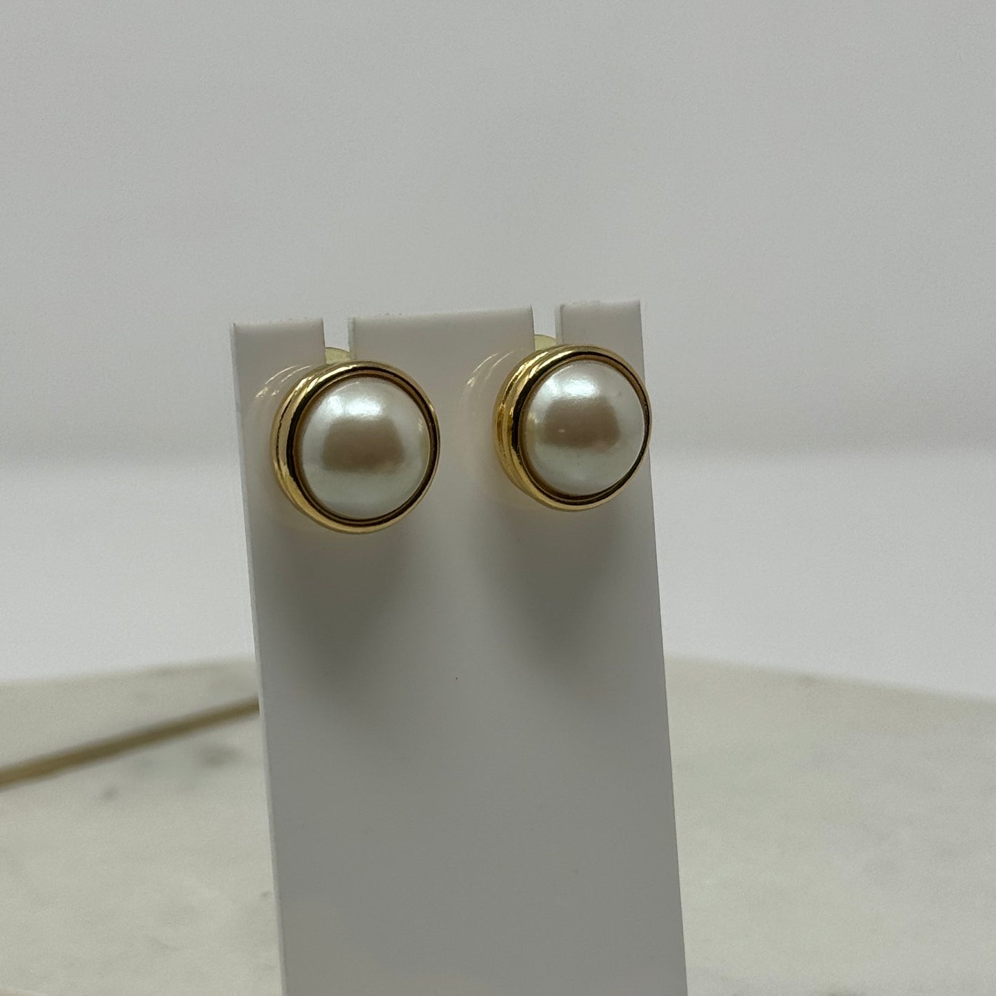 Vintage Marvelo Pearl Gold Accent Post Earrings