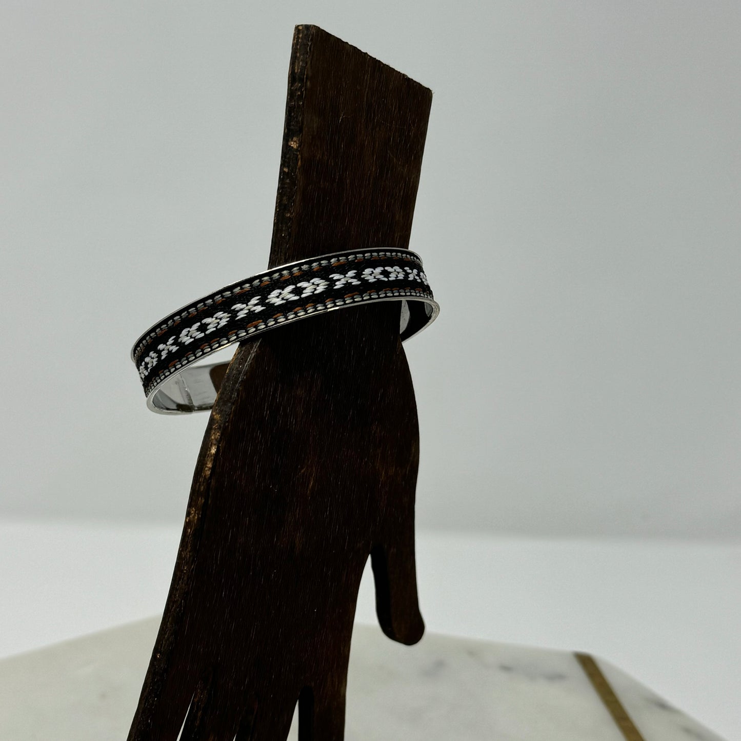 Bracelet Boho Southwest Woven Inlay Metal Bangle 9 in Costume Jewelry