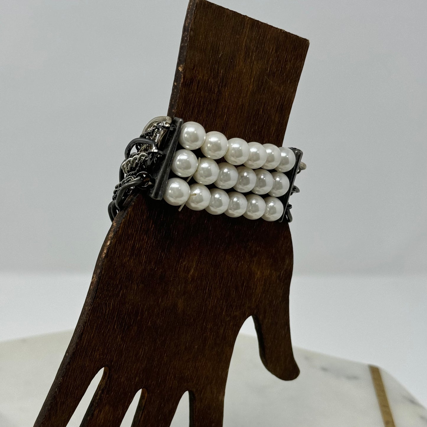 Bracelet Boho Southwest Faux Pearl Multi Row Silver Tone Beaded Chains 7 in Costume Jewelry