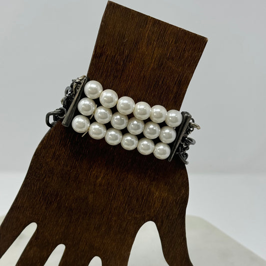Bracelet Boho Southwest Faux Pearl Multi Row Silver Tone Beaded Chains 7 in Costume Jewelry