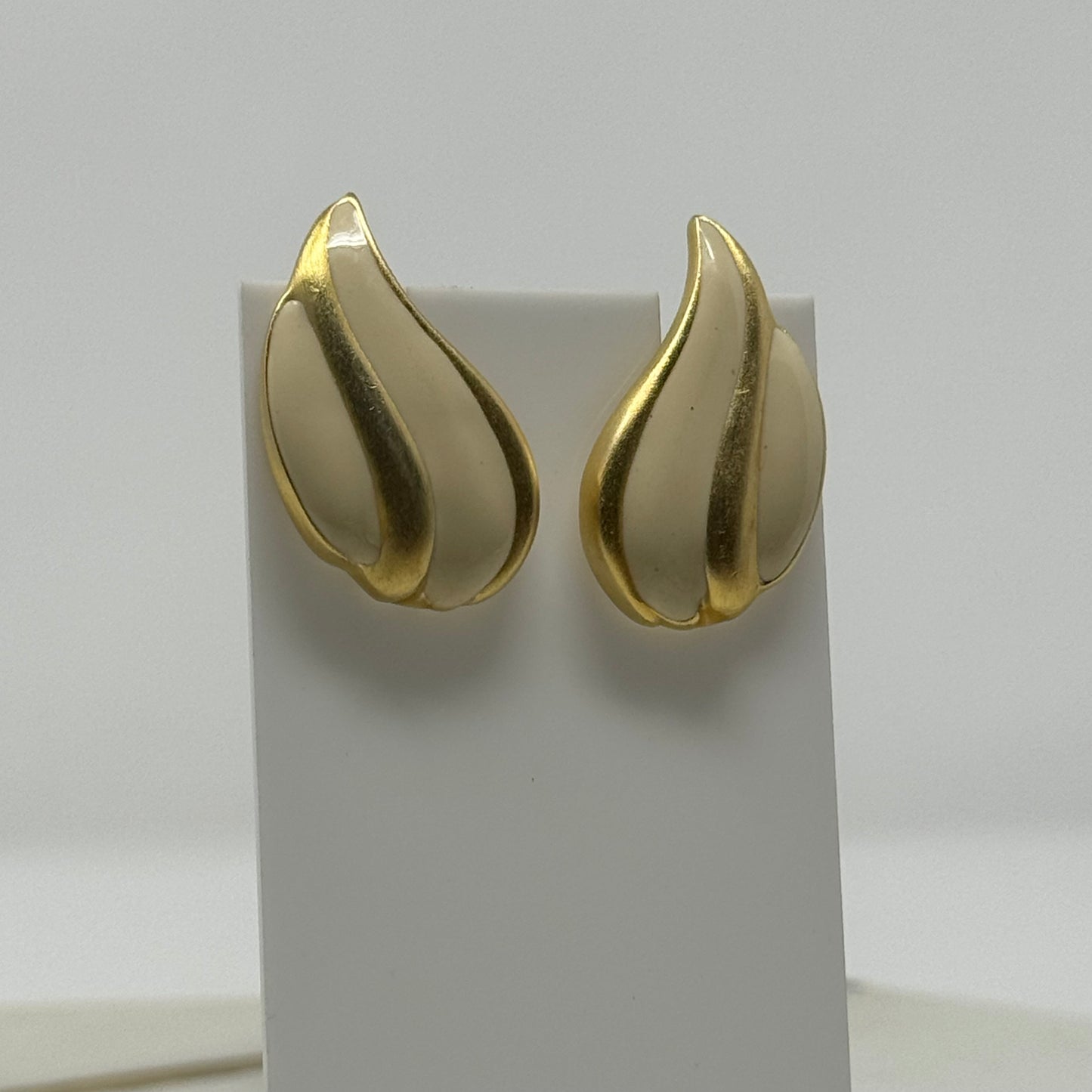 Vintage Gold & Cream Enamel Teardrop Earrings