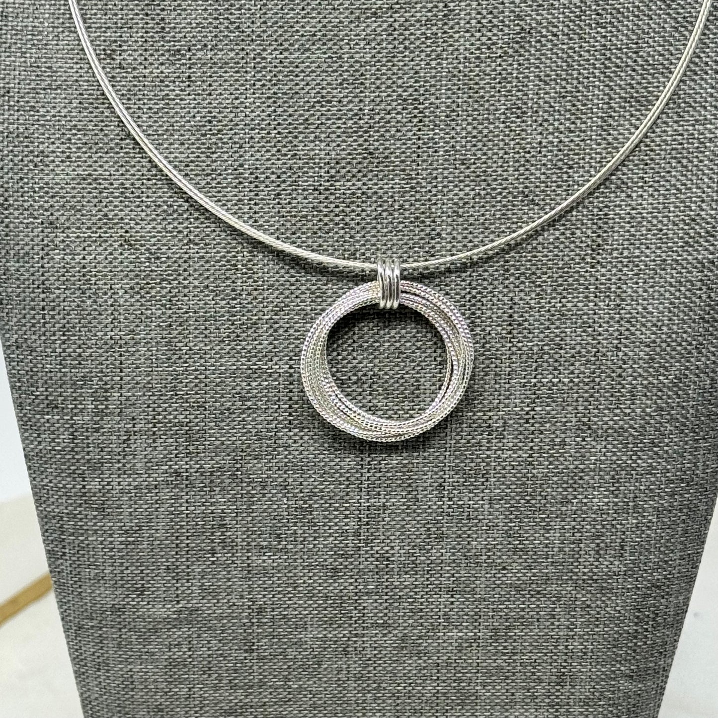 Necklace Statement Collar Silver Tone Round Ring Pendant Cable Chain 18”