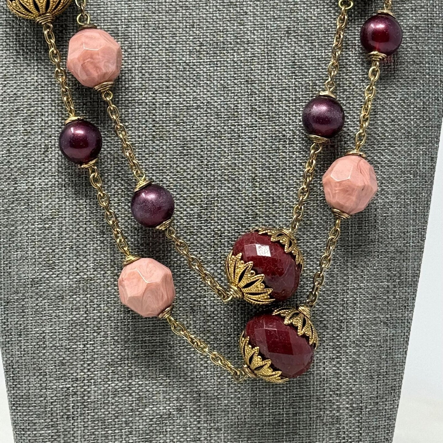 Red Beaded Gold Station Necklace Faceted & Pearl Beads Pink Accent Elegant Chic 22”