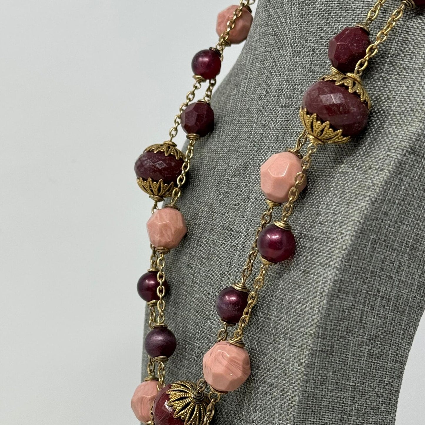 Red Beaded Gold Station Necklace Faceted & Pearl Beads Pink Accent Elegant Chic 22”