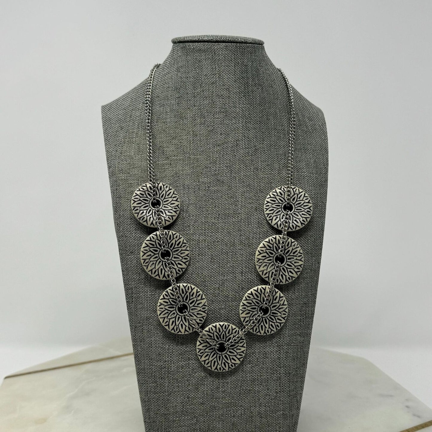 Silver Chain Floral Bib Necklace Simple Modern Round Flower Discs Simple