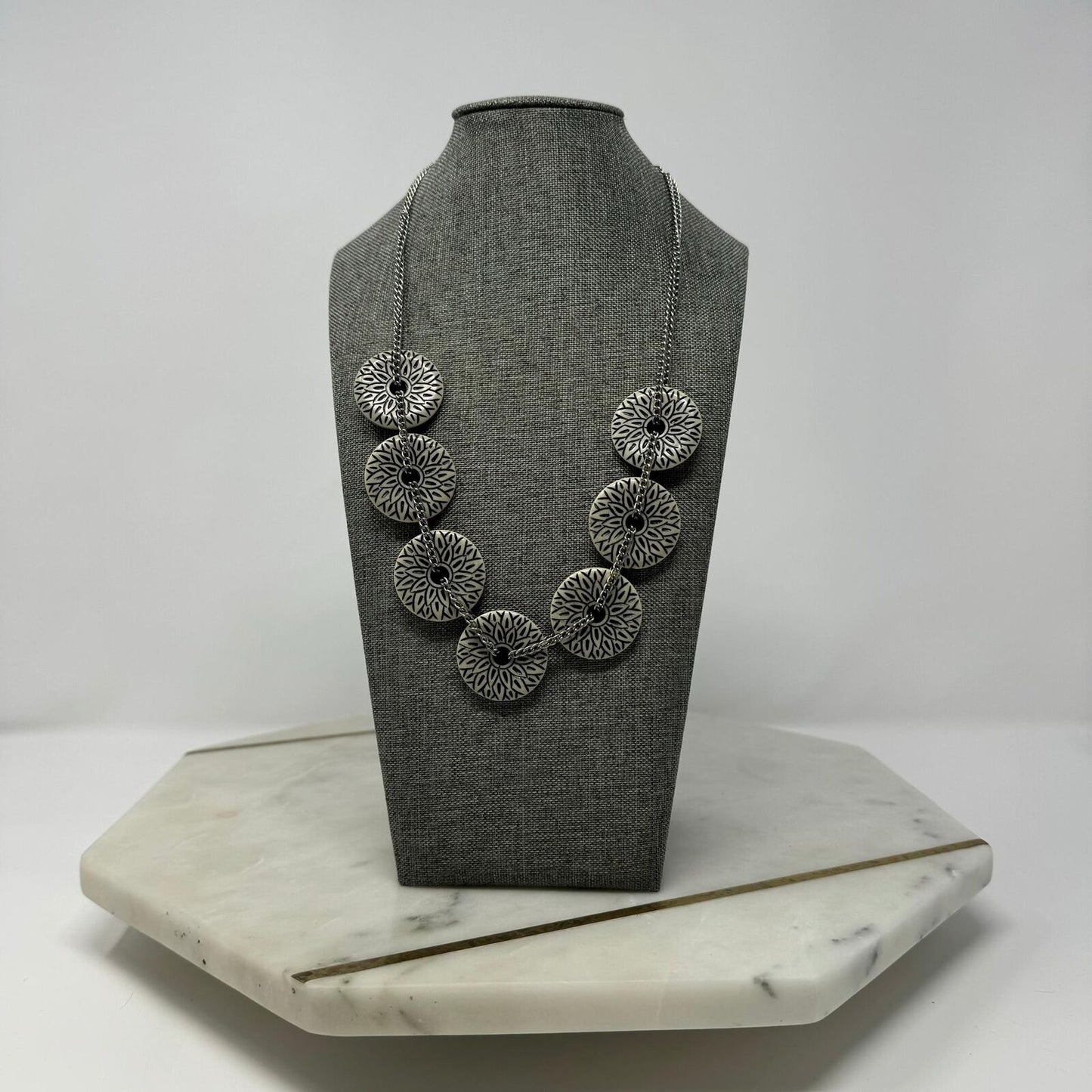 Silver Chain Floral Bib Necklace Simple Modern Round Flower Discs Simple