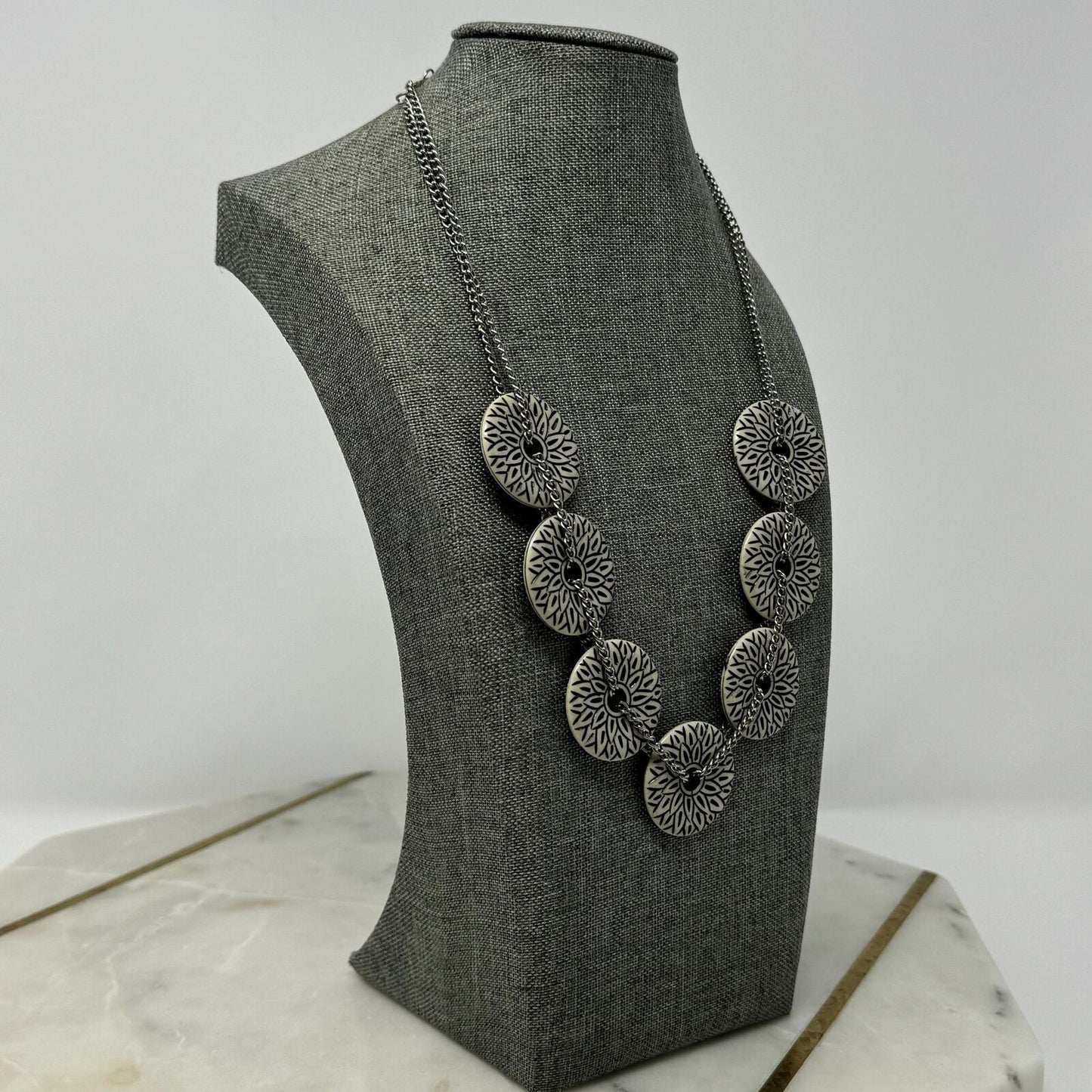 Silver Chain Floral Bib Necklace Simple Modern Round Flower Discs Simple