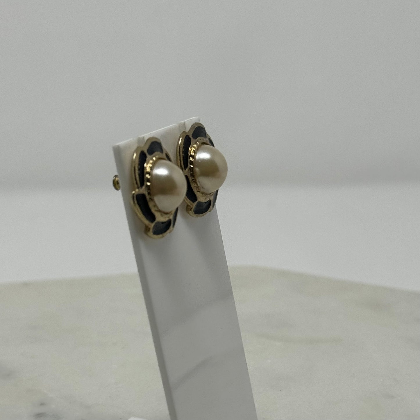 Vintage 1990’s Pearl Black Accent Earrings