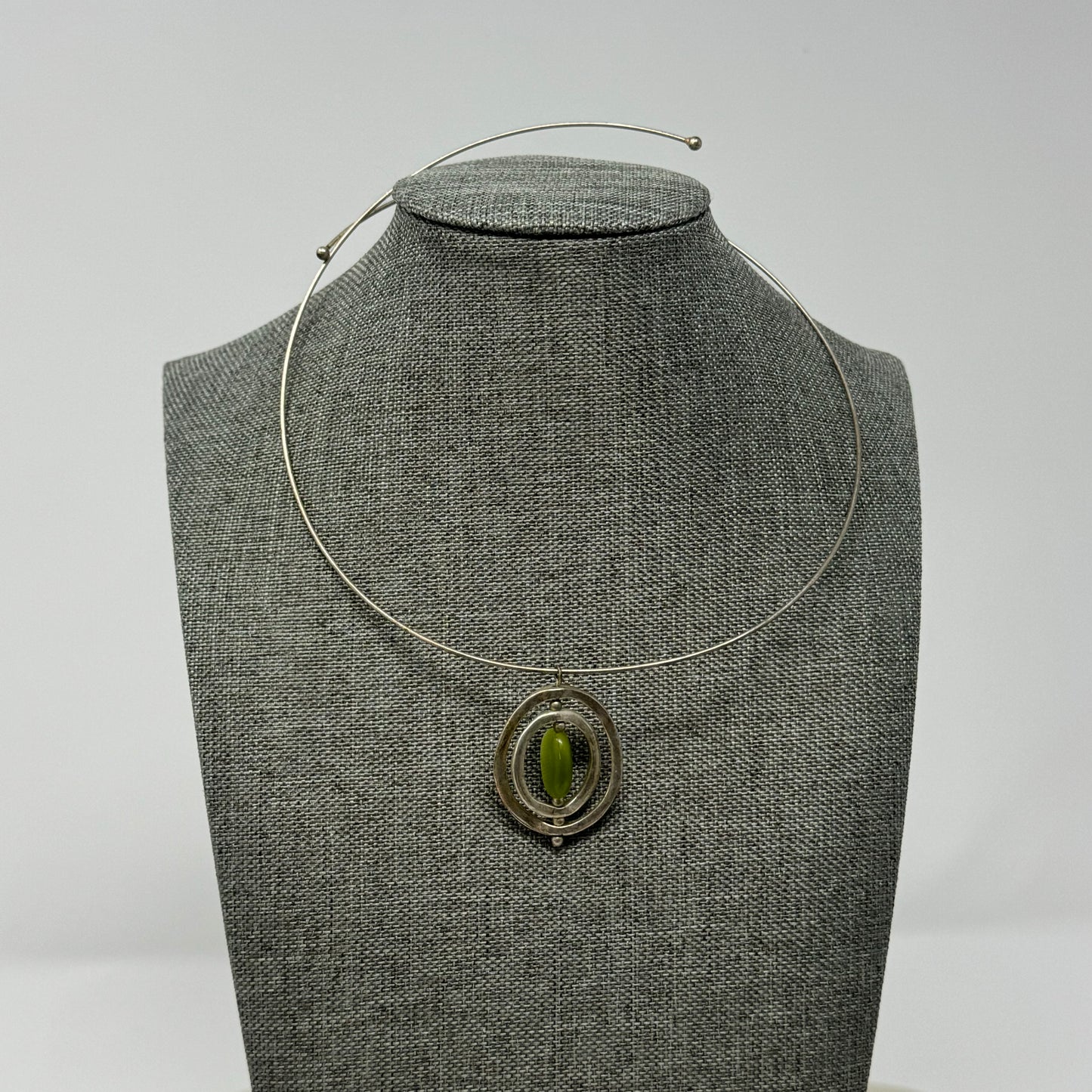 Necklace Collar Statement Silver Tone Round Ring Green Pendant Cable Chain 16”