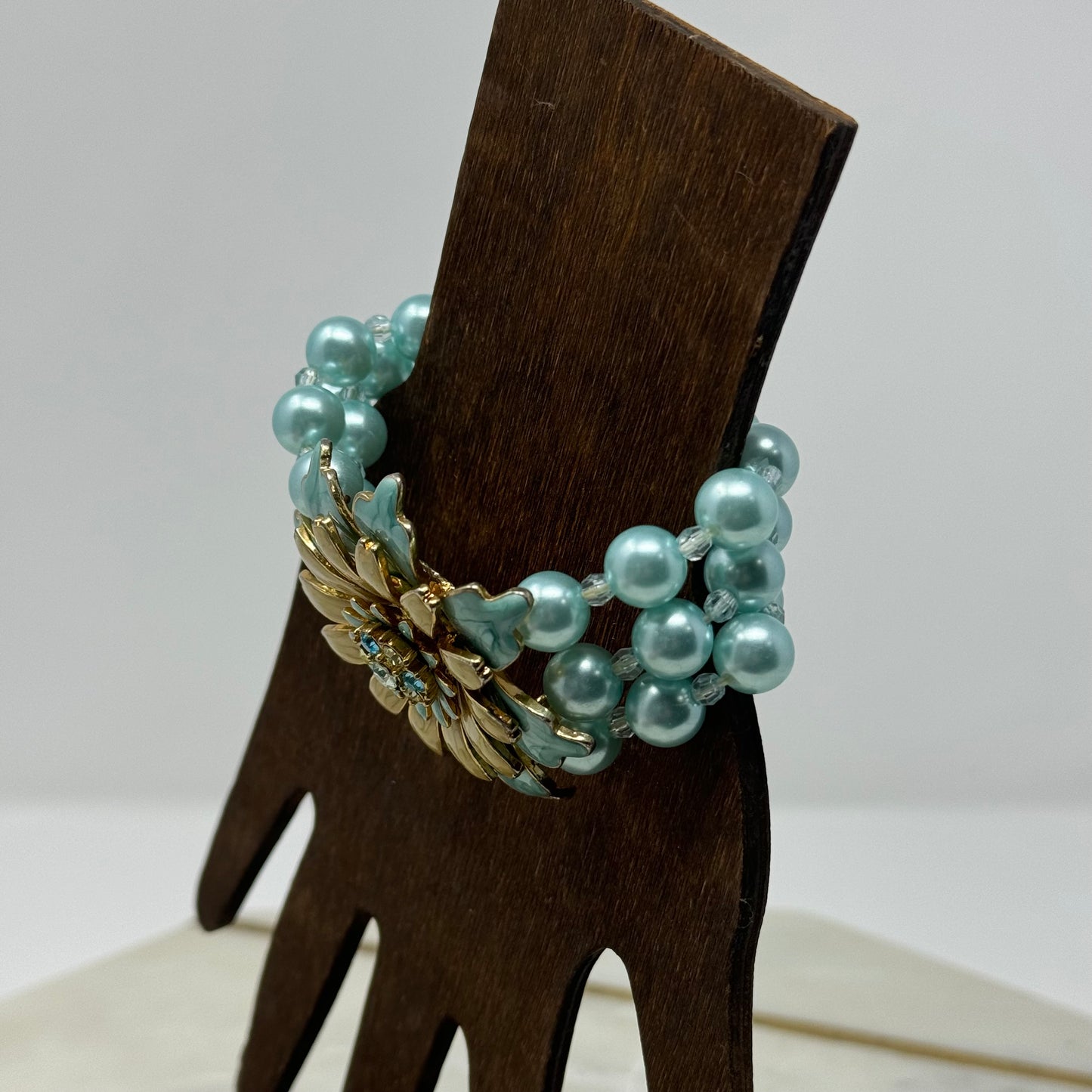 Bracelet Blue Faux Pearl Flower Accent Beaded Multi-Layer 8 in Costume Jewelry