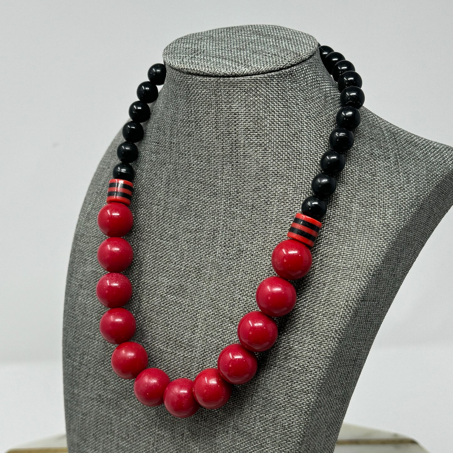 Retro Necklace Statement Bib Beaded Strand Red Black 17 in Costume Jewelry