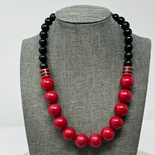 Retro Necklace Statement Bib Beaded Strand Red Black 17 in Costume Jewelry