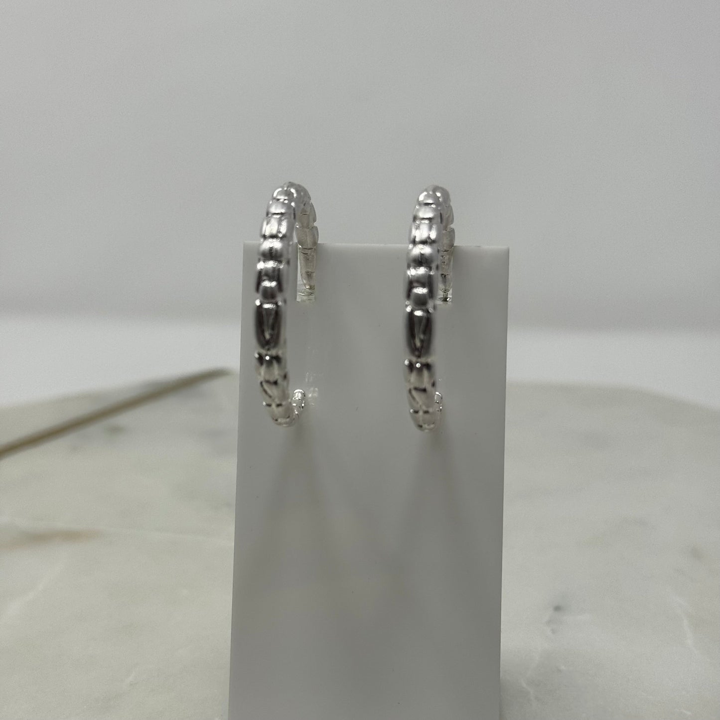 New Pomina Silver Textured Hoop Post Earrings